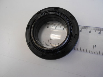 Seal oil Kubota - Kubota : L1-18, L1-20, L1-22, L1-24, L1-215, L1-225, L1-245, L1-255, L1802, L2002, L2202, L2250, L2402, L2550, L2850
