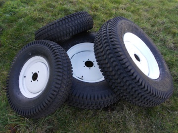 Kit white turf wheels 12 -18" - Iseki : TU150, TU155, TU157, TU160, TU165, TU167, TU1500, TU1600, TX, TX155, TX1500, TX1510, TX2160
Kubota : A-175, A-195, Aste, B1-15, B1-16, GB15, GB16(F)
Yanmar : YM1510
