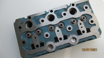 Cylinder head D950 engine - Kubota : B1-17, B1400, B1402, B1500, B1600, B1702, B1750, B7200, B8200
Zen-Noh : ZB7200
